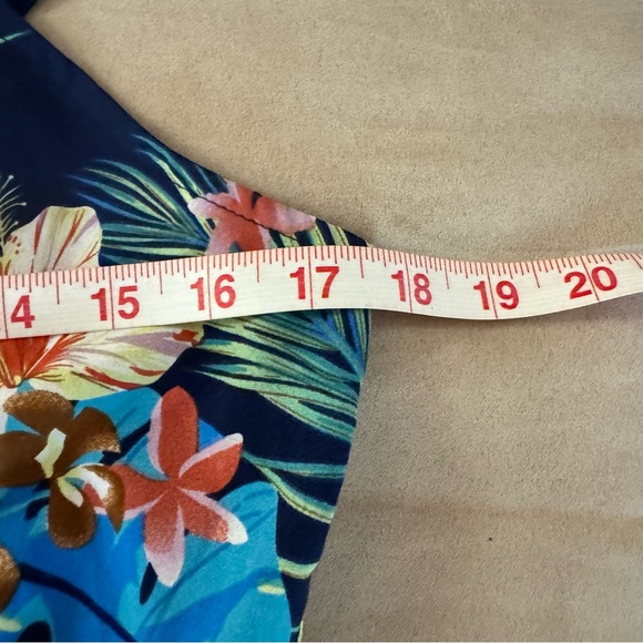 SHEIN. Tropical Printed Jumpsuit. Blue background. Adjustable straps. Si… - Picture 10 of 10